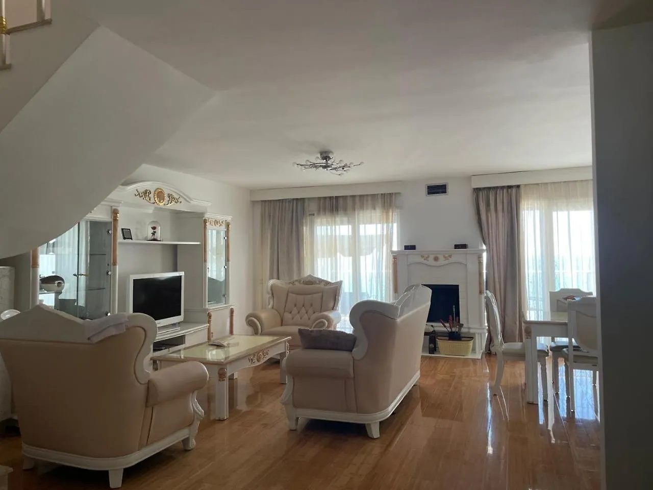 Blumont Aparthotel Durrës 알바니아